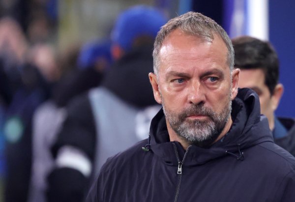 寻伊尼戈替代者！每体：巴萨正孤寒施洛特贝克、格伊、于帕等后卫